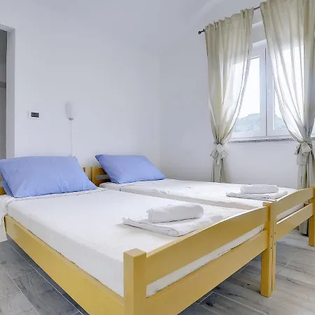 Modern With Private Pool Near Vila