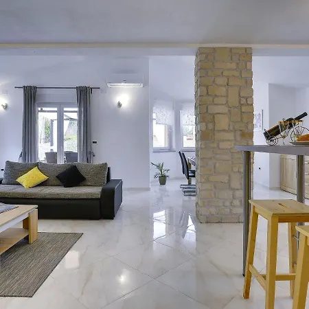 Modern With Private Pool Near Villa *