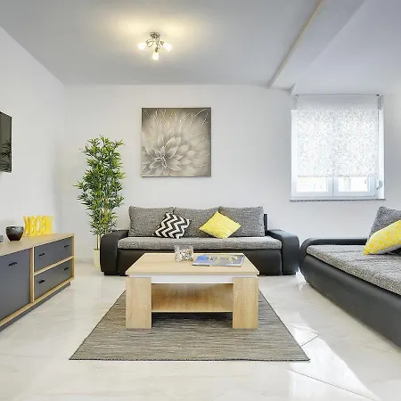Vila Modern With Private Pool Near