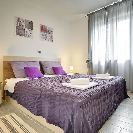 Modern With Private Pool Near Vila