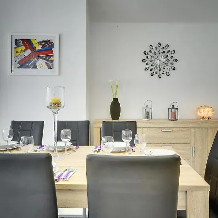 Vila Modern With Private Pool Near