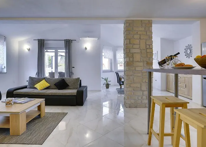 Modern With Private Pool Near Villa *